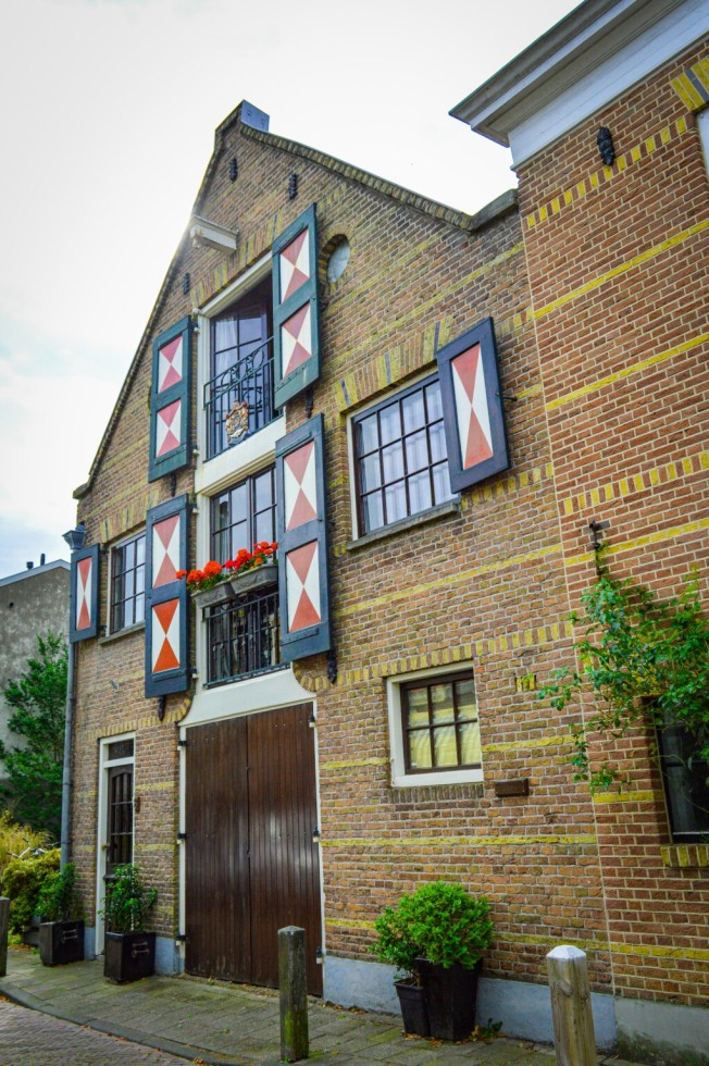 <h3><strong>Dyke Street &ndash; A Walk Through Haarlem&rsquo;s History 🚶&zwj;♂️</strong></h3>
<p>Dyke Street (<strong>Dijkstraat</strong>) is a <strong>charming, historic street</strong> in Haarlem, offering a mix of <strong>old-world charm and modern caf&eacute;s</strong>.</p>
<p>🌟 <strong>Why Visit?</strong><br>✅ A <strong>beautiful historic street</strong> with traditional Dutch houses 🏡<br>✅ Close to <strong>Haarlem&rsquo;s main attractions</strong><br>✅ A great place for a <strong>leisurely walk &amp; photography</strong></p>
<p>📍 <strong>Stroll through Dyke Street and soak in Haarlem&rsquo;s charm!</strong></p>